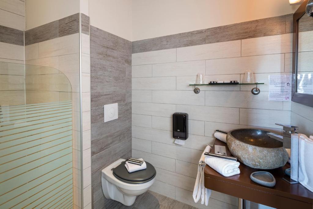 Le Ya'Tis Hotel Saint-Laurent-des-Arbres Værelse billede