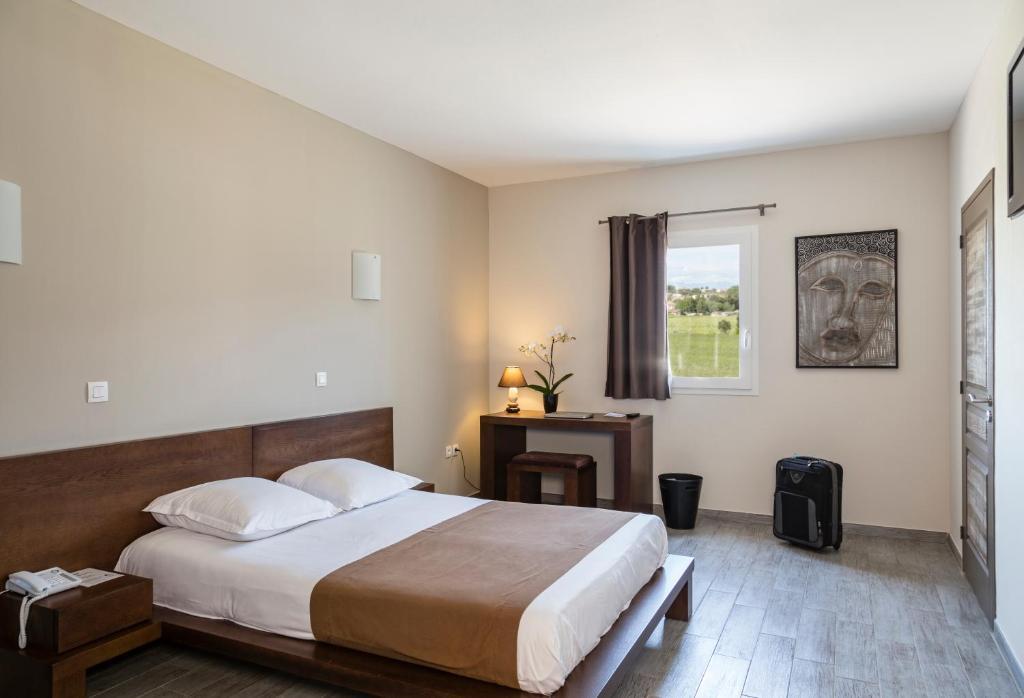Le Ya'Tis Hotel Saint-Laurent-des-Arbres Værelse billede