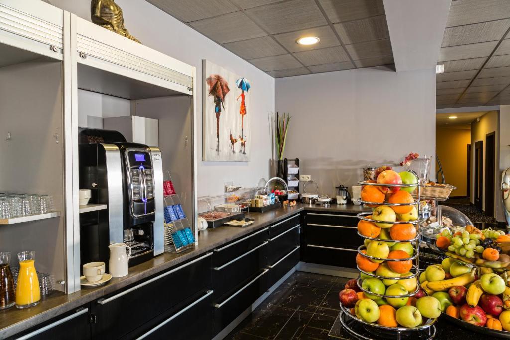 Le Ya'Tis Hotel Saint-Laurent-des-Arbres Eksteriør billede