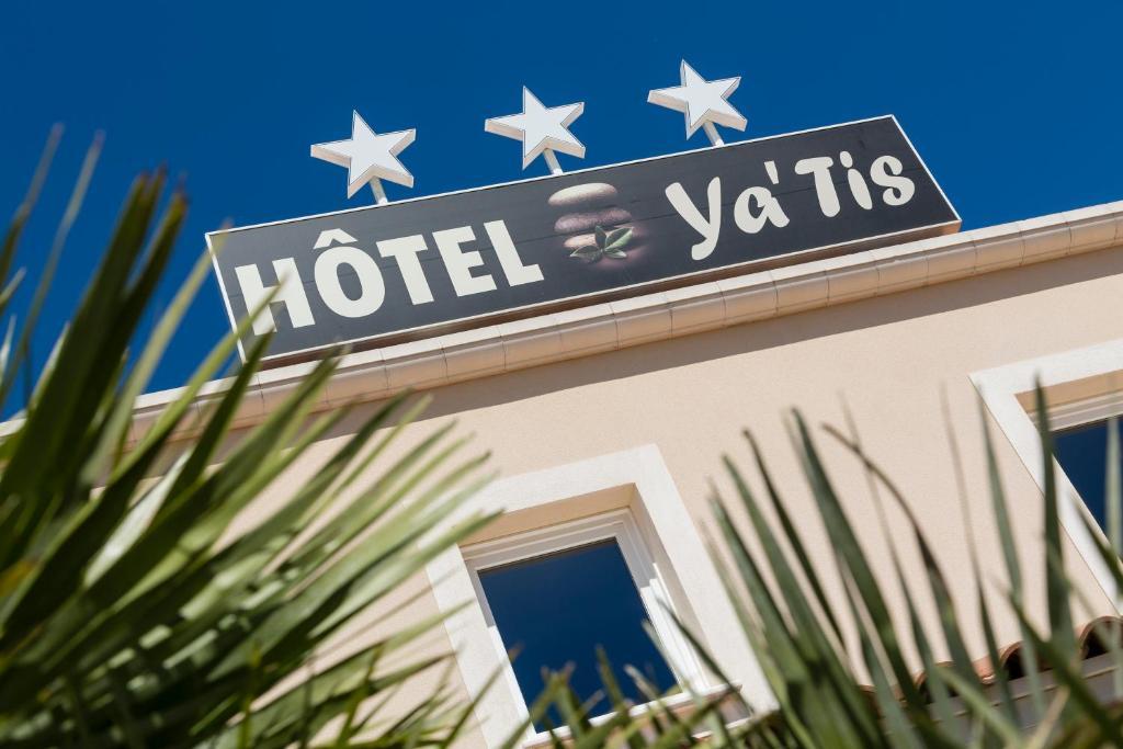 Le Ya'Tis Hotel Saint-Laurent-des-Arbres Eksteriør billede