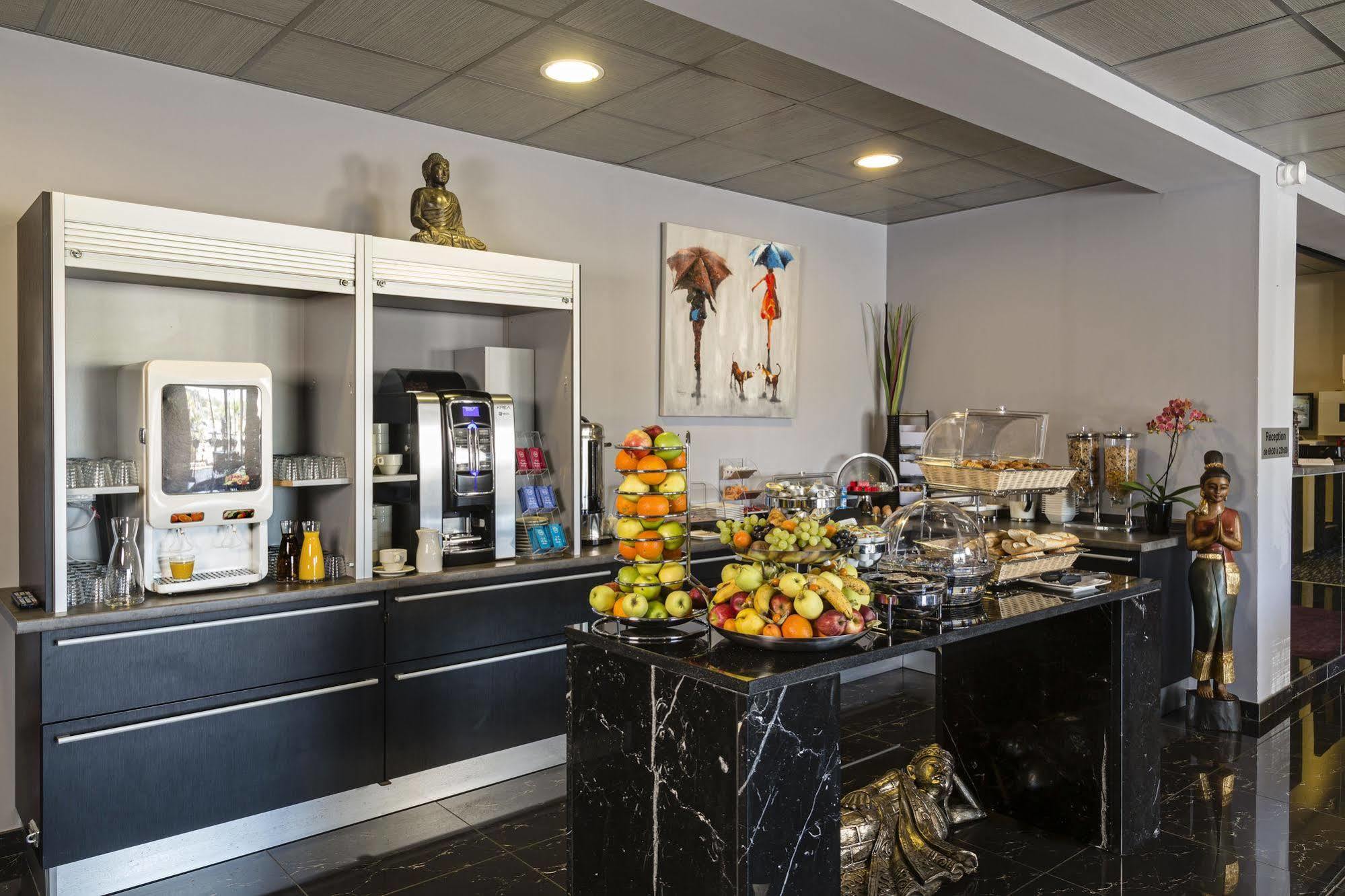 Le Ya'Tis Hotel Saint-Laurent-des-Arbres Eksteriør billede